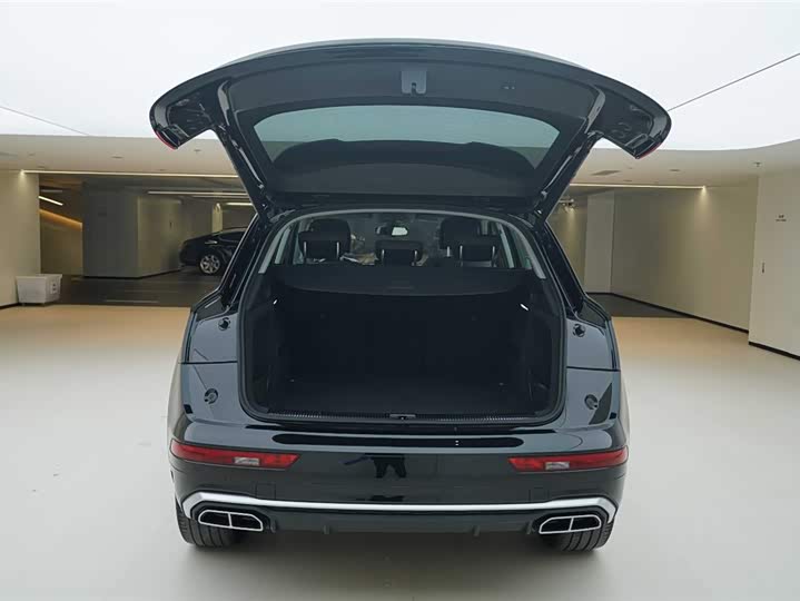 Фото 6 - Audi Q5L