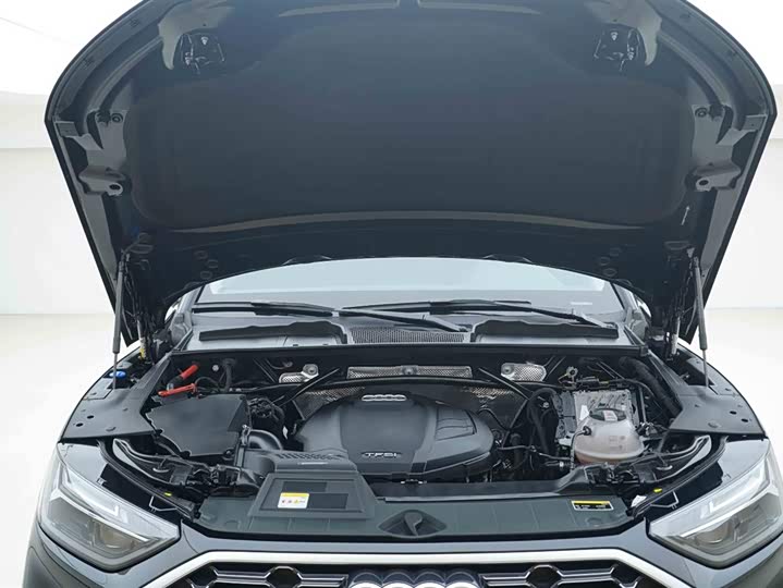 Фото 7 - Audi Q5L