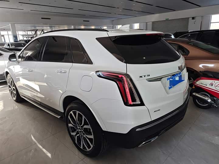 Фото 5 - Cadillac XT5