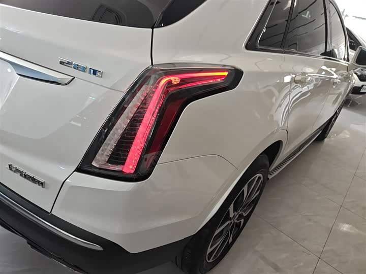 Фото 8 - Cadillac XT5