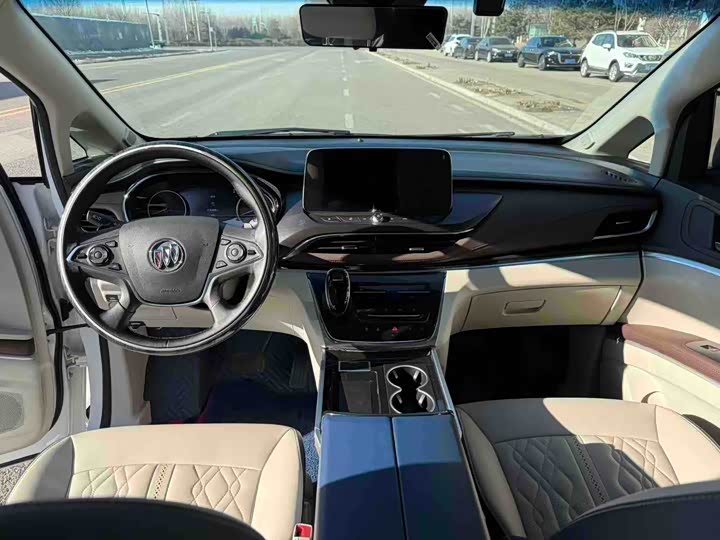 Фото 3 - Buick GL8 ES