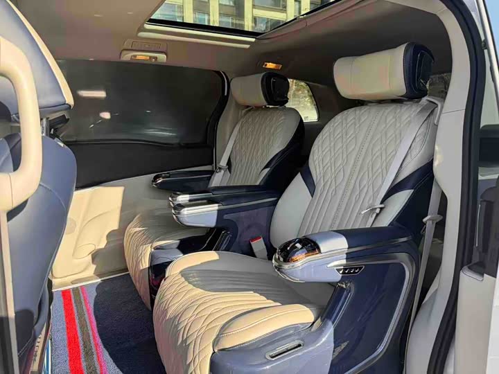 Фото 4 - Buick GL8 ES