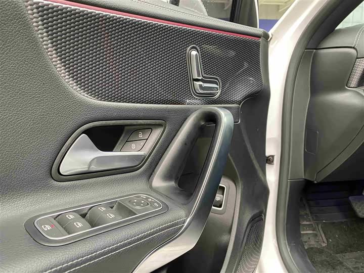 Фото 6 - Mercedes-Benz A-Class