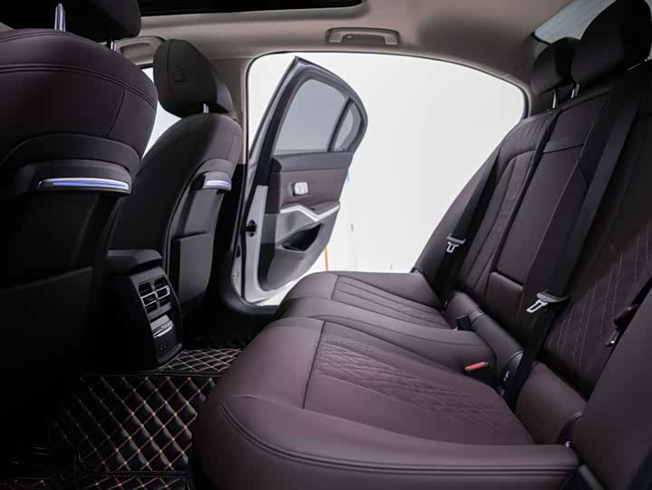 Фото 8 - BMW 3 Series