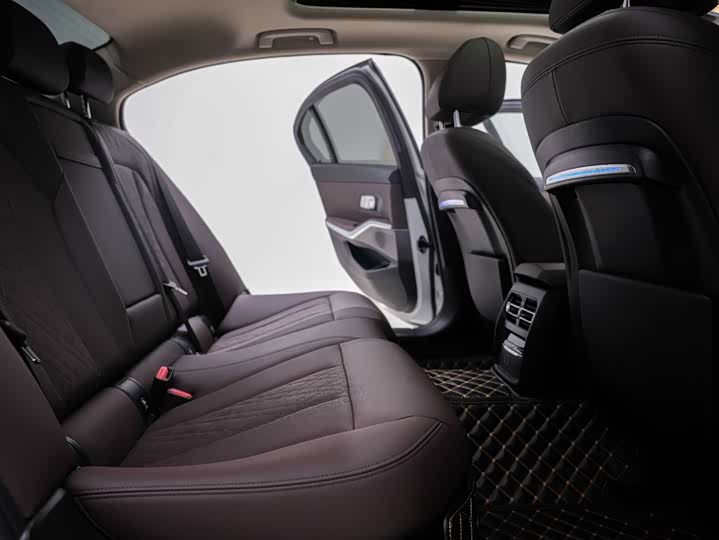 Фото 9 - BMW 3 Series