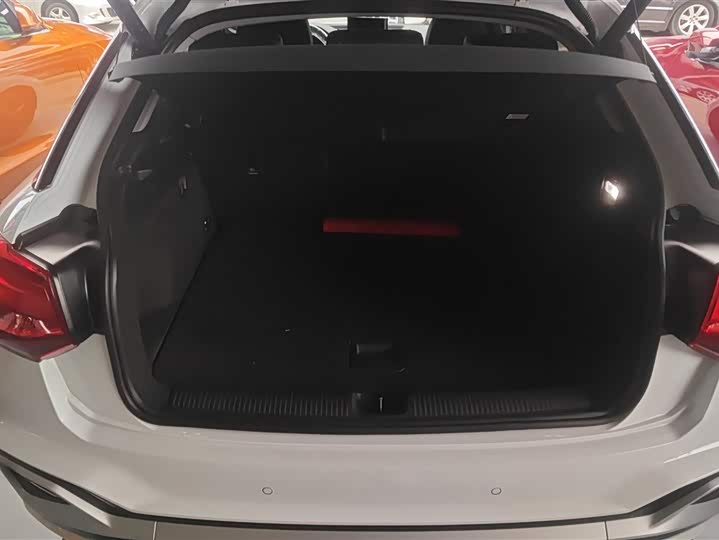 Фото 4 - Audi Q2L