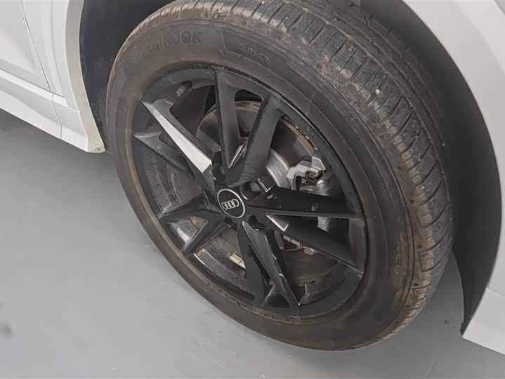 Фото 6 - Audi Q2L