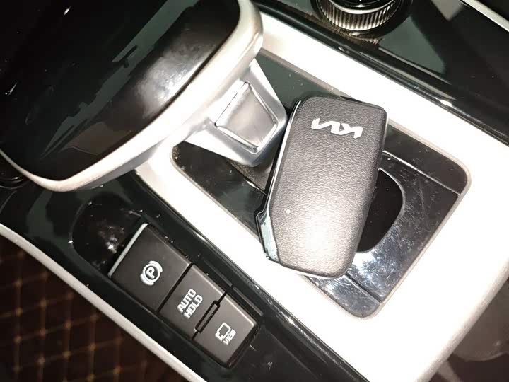 Фото 9 - Kia Seltos