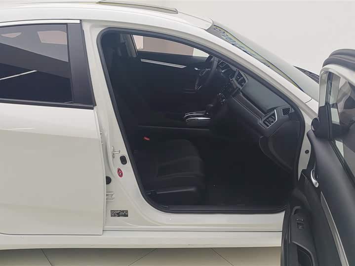 Фото 8 - Honda Civic