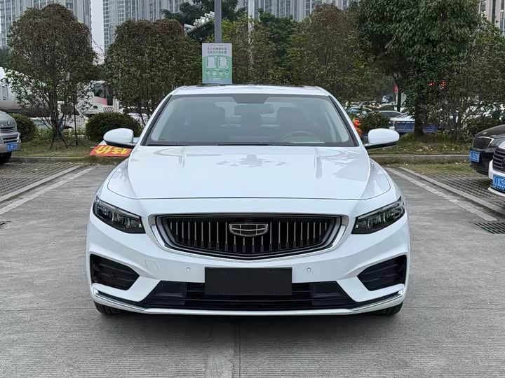 Фото 2 - Geely Preface