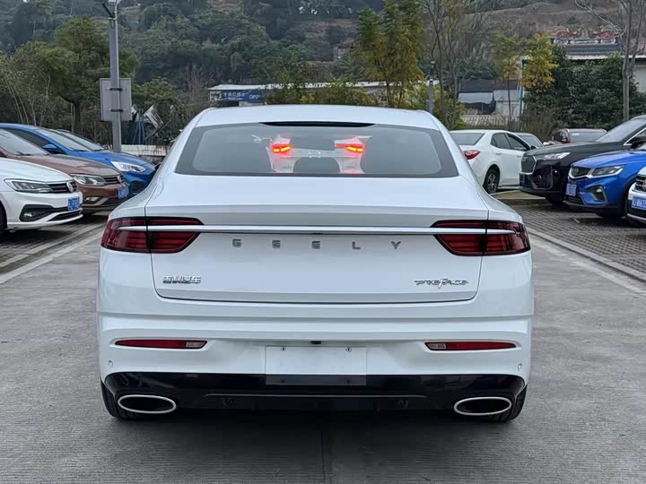 Фото 5 - Geely Preface