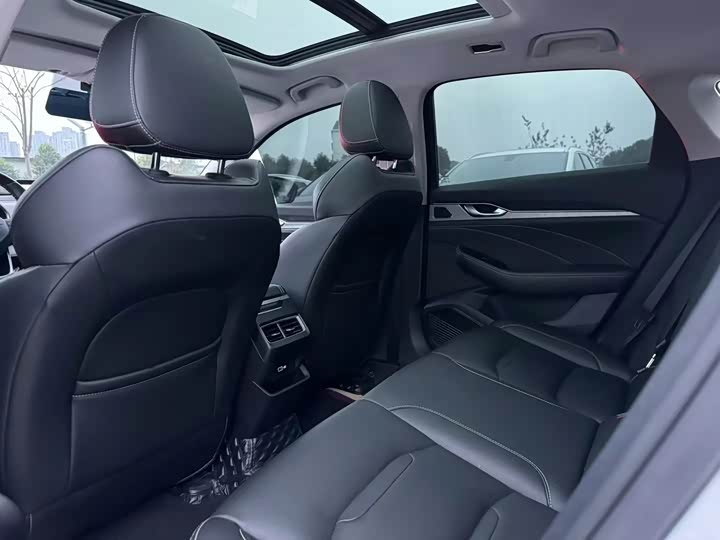 Фото 7 - Geely Preface