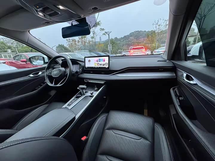 Фото 9 - Geely Preface