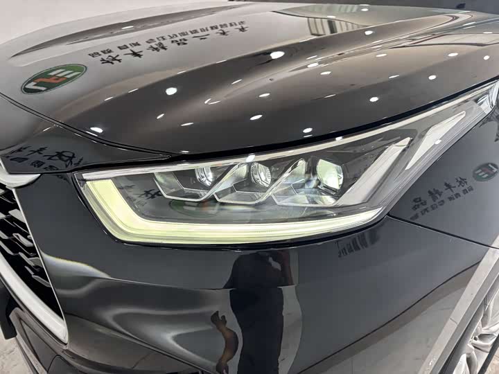 Фото 8 - Toyota Highlander