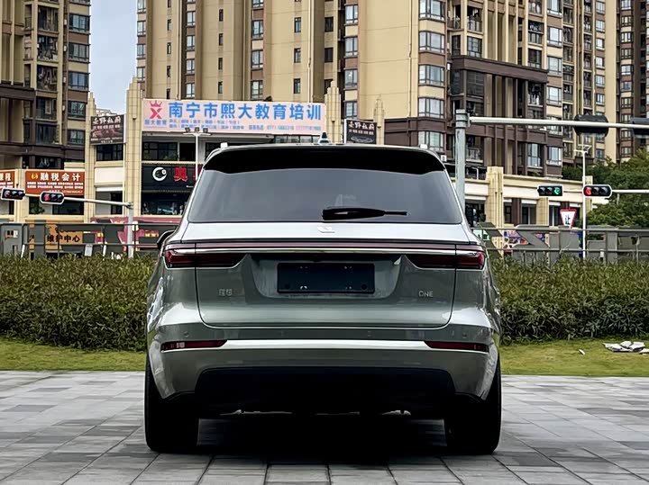 Фото 6 - LiXiang One