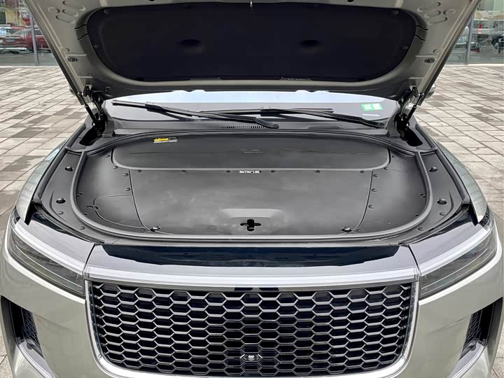 Фото 8 - LiXiang One