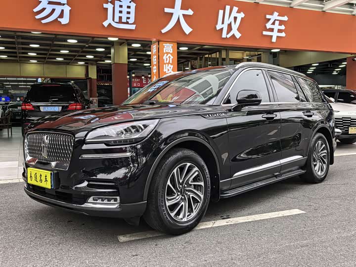 Фото 1 - Lincoln Aviator