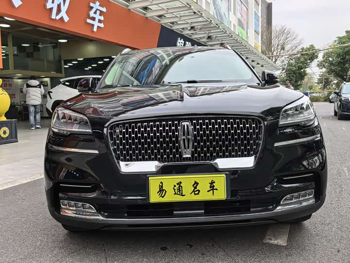 Фото 3 - Lincoln Aviator