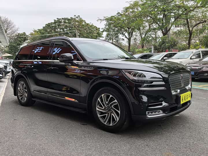 Фото 5 - Lincoln Aviator