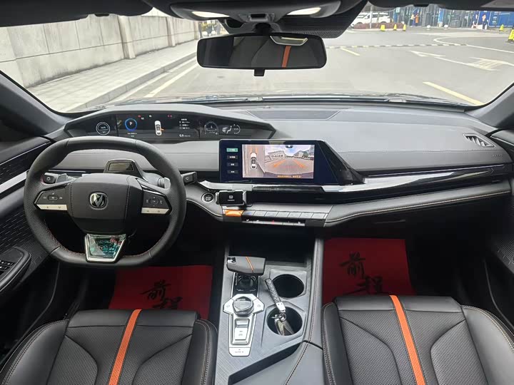 Фото 5 - Changan UNI-V