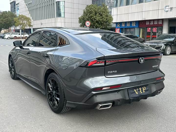 Фото 7 - Changan UNI-V