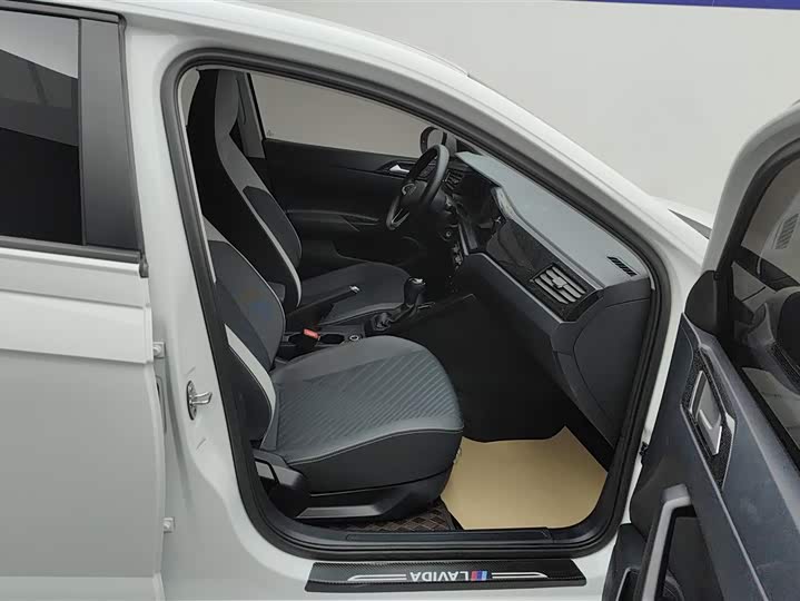 Фото 8 - Volkswagen Lavida