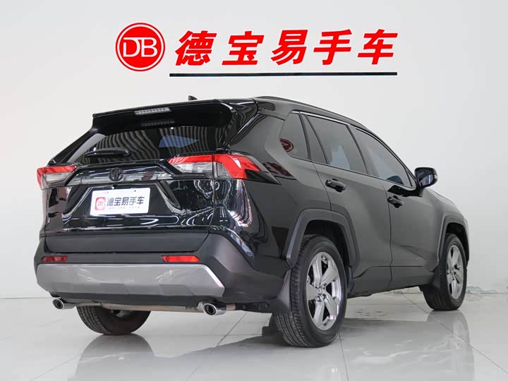 Фото 4 - Toyota RAV4