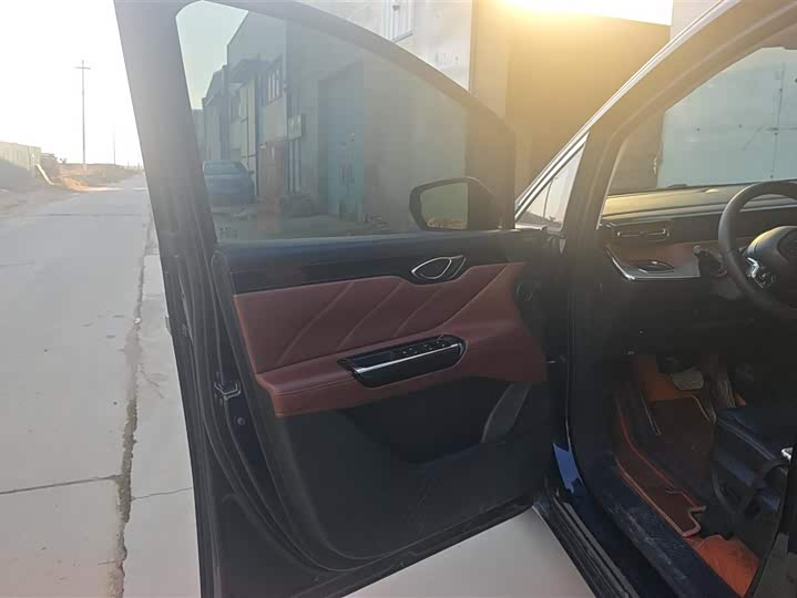 Фото 7 - GAC Trumpchi E8