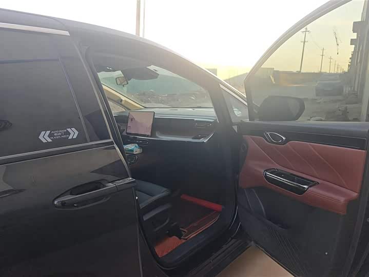 Фото 8 - GAC Trumpchi E8