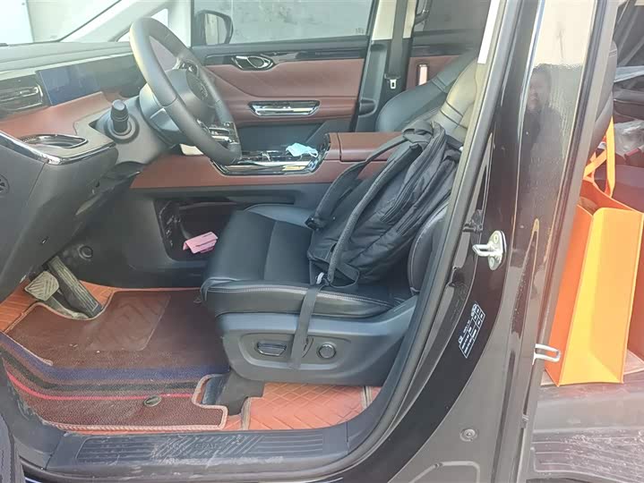 Фото 9 - GAC Trumpchi E8