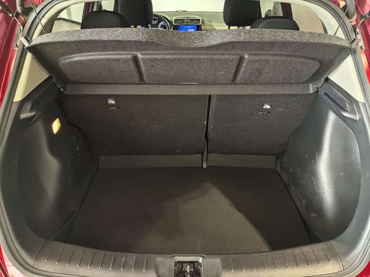 Фото 6 - Nissan Tiida