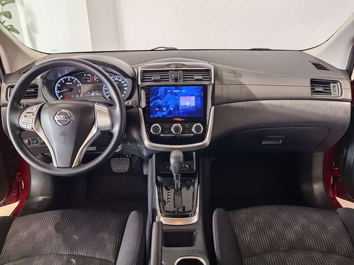 Фото 7 - Nissan Tiida