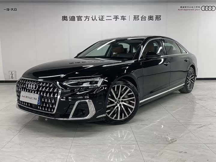 Фото 1 - Audi A8