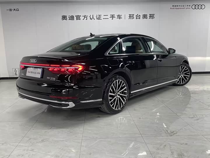 Фото 4 - Audi A8