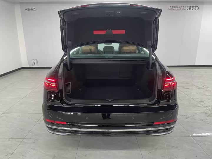 Фото 6 - Audi A8