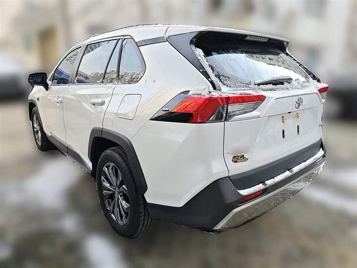 Фото 9 - Toyota RAV4
