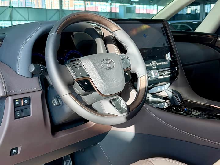 Фото 5 - Toyota Alphard