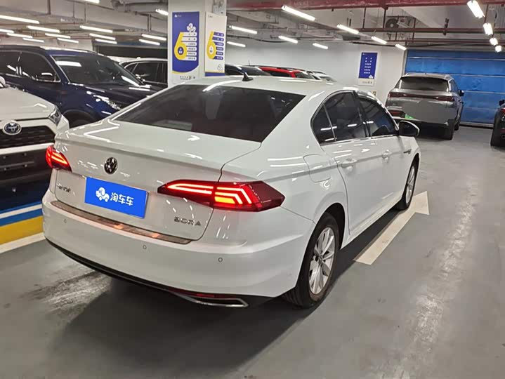 Фото 3 - Volkswagen Bora