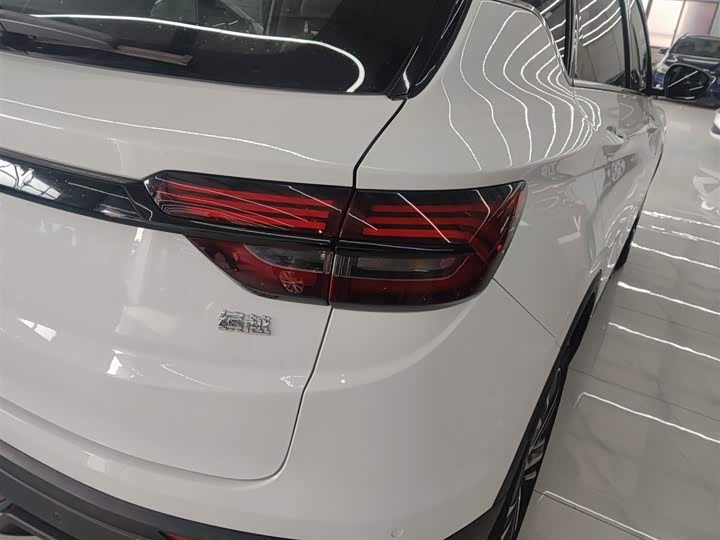 Фото 8 - Geely Coolray