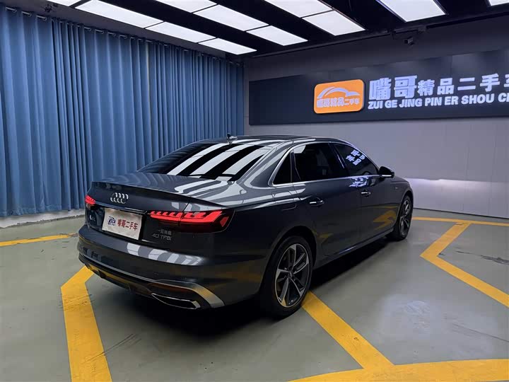 Фото 4 - Audi A4L