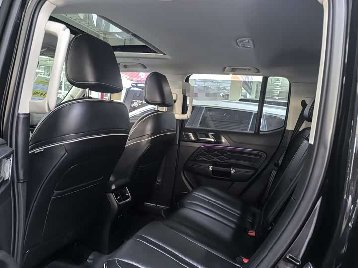 Фото 8 - Tank 300