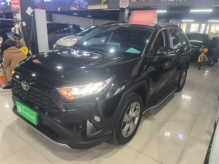 Фото 2 - Toyota RAV4