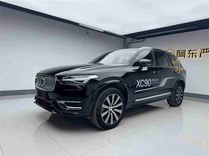 Фото 1 - Volvo XC90