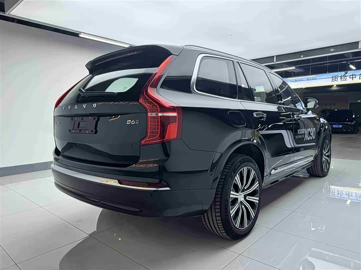 Фото 4 - Volvo XC90