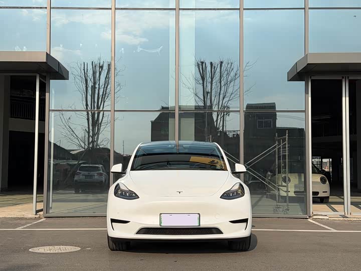 Фото 2 - Tesla Model Y