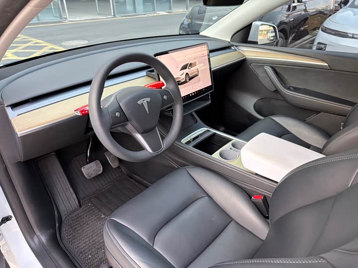 Фото 6 - Tesla Model Y