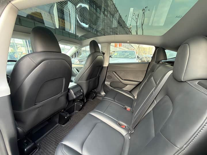 Фото 8 - Tesla Model Y