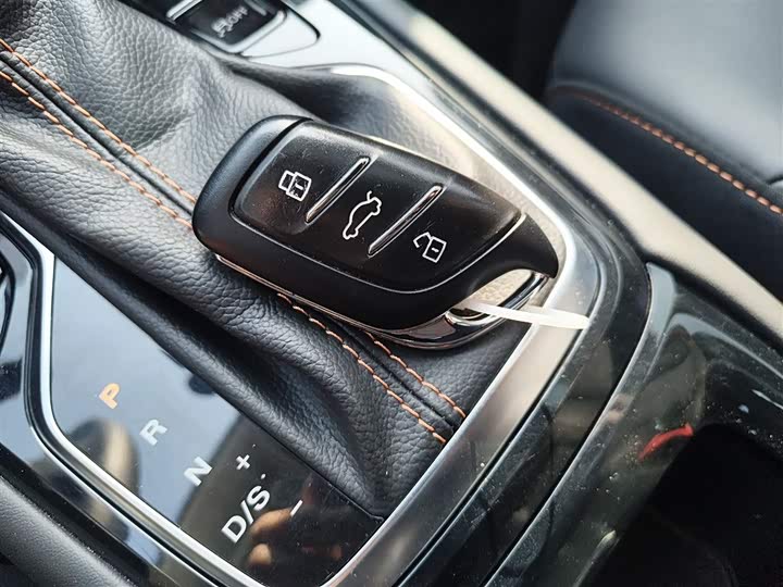 Фото 9 - Roewe RX3