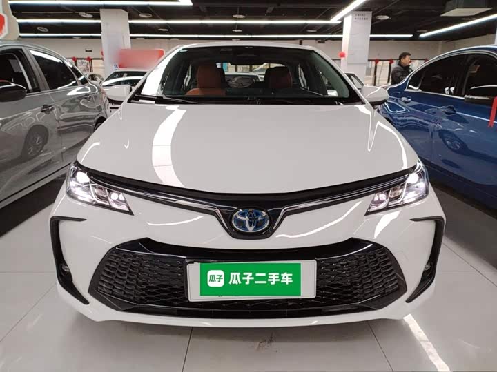 Фото 3 - Toyota Corolla