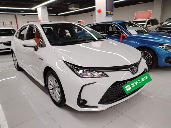 Фото 4 - Toyota Corolla